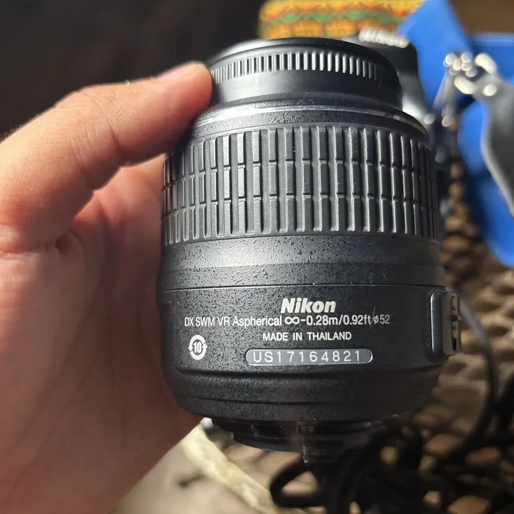 Nikon D5000 DSLR Camera 12.3 MP AF-S 18-55mm VR Lens Tested & Working 16GB Card